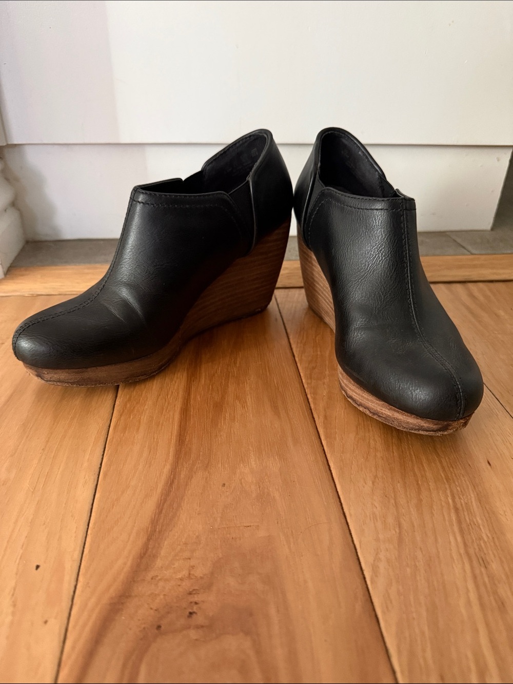 Dr. Scholl’s Classic Black Slip-On Heel wedges - Smooth Upper, Size 6.5 - Picture 10 of 10